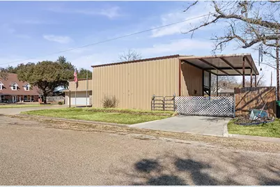 1601 Sunset Circle, Cameron, TX 76520 - Photo 6