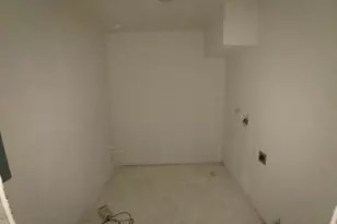 112 W Ila St, Elgin, TX 78621 - Photo 10