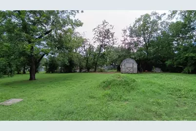 112 W Ila Street, Elgin, TX 78621 - Photo 18