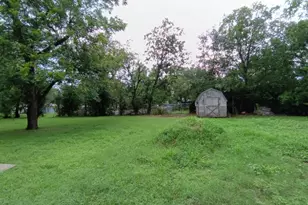 112 W Ila St, Elgin, TX 78621 - Photo 18