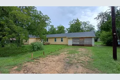 112 W Ila Street, Elgin, TX 78621 - Photo 4