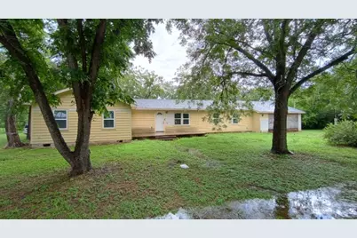 112 W Ila Street, Elgin, TX 78621 - Photo 1