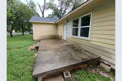 112 W Ila Street, Elgin, TX 78621 - Photo 8