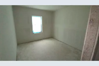 112 W Ila Street, Elgin, TX 78621 - Photo 4