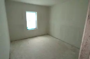 112 W Ila St, Elgin, TX 78621 - Photo 4