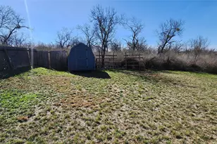 504 W Luce St, Llano, TX 78643 - Photo 14