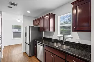 1611 E 13th St, Austin, TX 78702 - Photo 4