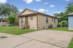 1611 E 13th St, Austin, TX 78702 - Photo 2