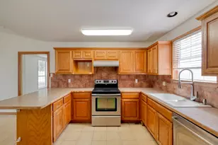 2701 Windy Ridge Rd, Taylor, TX 76574 - Photo 10