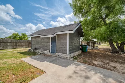 2701 Windy Ridge Road, Taylor, TX 76574 - Photo 18