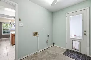 8509 Slant Oak Dr, Austin, TX 78729 - Photo 14
