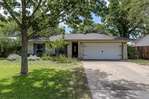 8509 Slant Oak Dr, Austin, TX 78729 - Photo 2