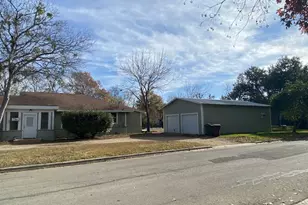 1034 Magnolia St, Lockhart, TX 78644 - Photo 1