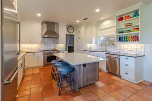 515 E Trail, Spicewood, TX 78669 - Photo 26