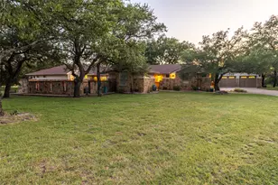 515 E Trail, Spicewood, TX 78669 - Photo 22