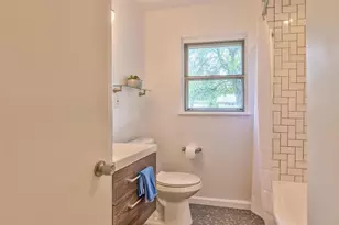 8107 Lazy Ln, Austin, TX 78757 - Photo 18