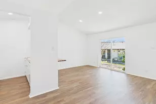 1303 Hollow Creek Dr, Austin, TX 78704 - Photo 2