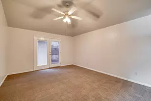 513 Mockingbird Ln, Lockhart, TX 78644 - Photo 14