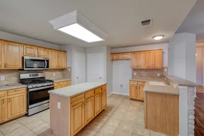 513 Mockingbird Lane, Lockhart, TX 78644 - Photo 8