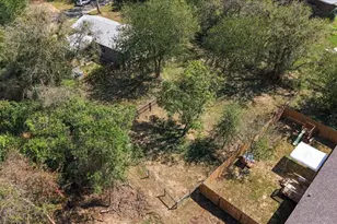 706 Jones St, Smithville, TX 78957 - Photo 38