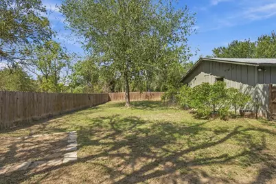706 Jones Street, Smithville, TX 78957 - Photo 32