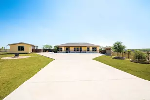 749 El Rey Dr, Kyle, TX 78640 - Photo 2