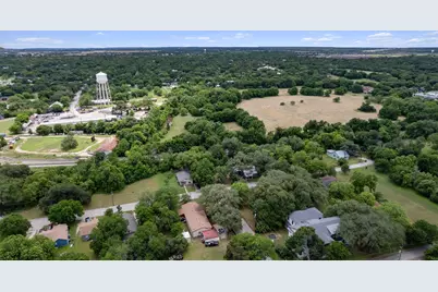 900 Tank Street, Lockhart, TX 78644 - Photo 10