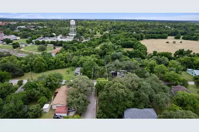 900 Tank Street, Lockhart, TX 78644 - Photo 4