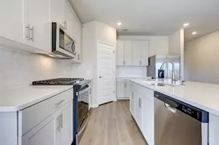 100 Greenspire Ln, Hutto, TX 78634 - Photo 10