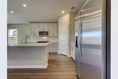 100 Greenspire Lane, Hutto, TX 78634 - Photo 8