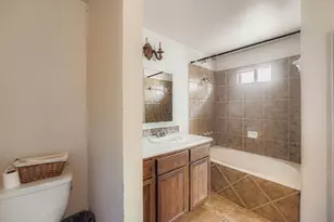 135 Petirrojo Ct, Del Valle, TX 78617 - Photo 14