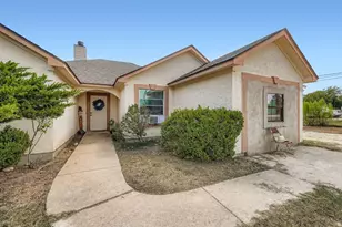 135 Petirrojo Ct, Del Valle, TX 78617 - Photo 2