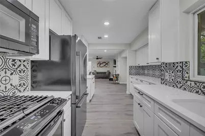 3400 Laguna Drive, Austin, TX 78741 - Photo 8