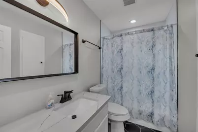 3400 Laguna Drive, Austin, TX 78741 - Photo 18