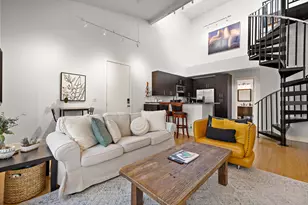 907 Duncan Ln, Austin, TX 78705 - Photo 4