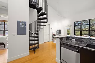 907 Duncan Ln, Austin, TX 78705 - Photo 14