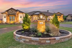 401 Highland Bluff Dr, Georgetown, TX 78633 - Photo 2