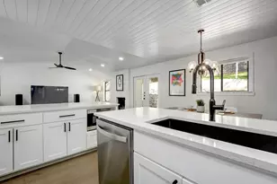 12212 Scribe Dr, Austin, TX 78759 - Photo 14