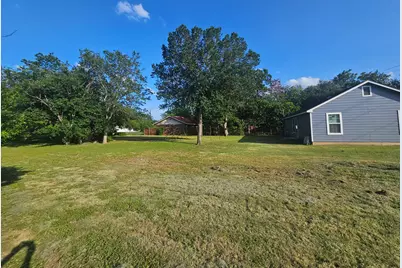 606 Trinity Street, Lockhart, TX 78644 - Photo 20