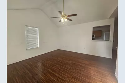 606 Trinity Street, Lockhart, TX 78644 - Photo 4