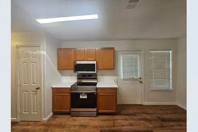606 Trinity Street, Lockhart, TX 78644 - Photo 6