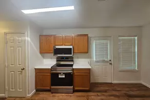 606 Trinity St, Lockhart, TX 78644 - Photo 6