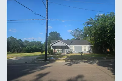 606 Trinity Street, Lockhart, TX 78644 - Photo 2