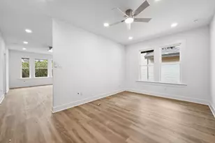 910 W 22nd 1/2 St, Austin, TX 78705 - Photo 22
