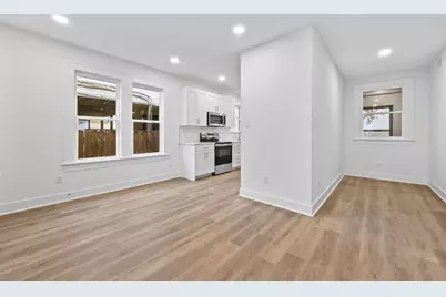 910 W 22nd 1/2 Street, Austin, TX 78705 - Photo 8