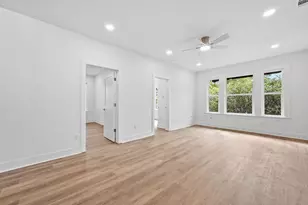 910 W 22nd 1/2 St, Austin, TX 78705 - Photo 16