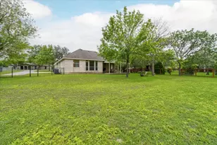 202 Meadow Woods Dr, Kyle, TX 78640 - Photo 28
