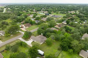 202 Meadow Woods Dr, Kyle, TX 78640 - Photo 6
