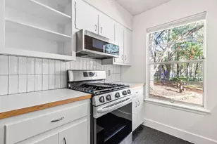 1906 Parkside Ln, Austin, TX 78745 - Photo 8