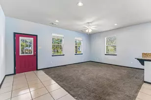 401 Rivers St, Smithville, TX 78957 - Photo 10
